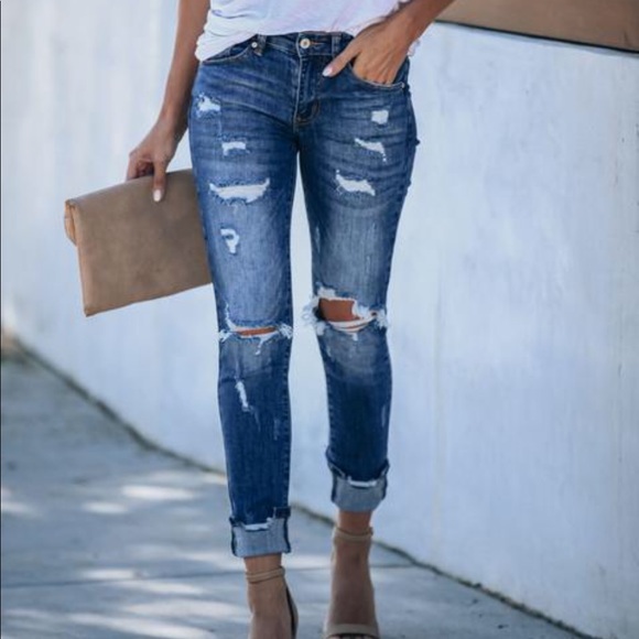 distressed frayed jeans